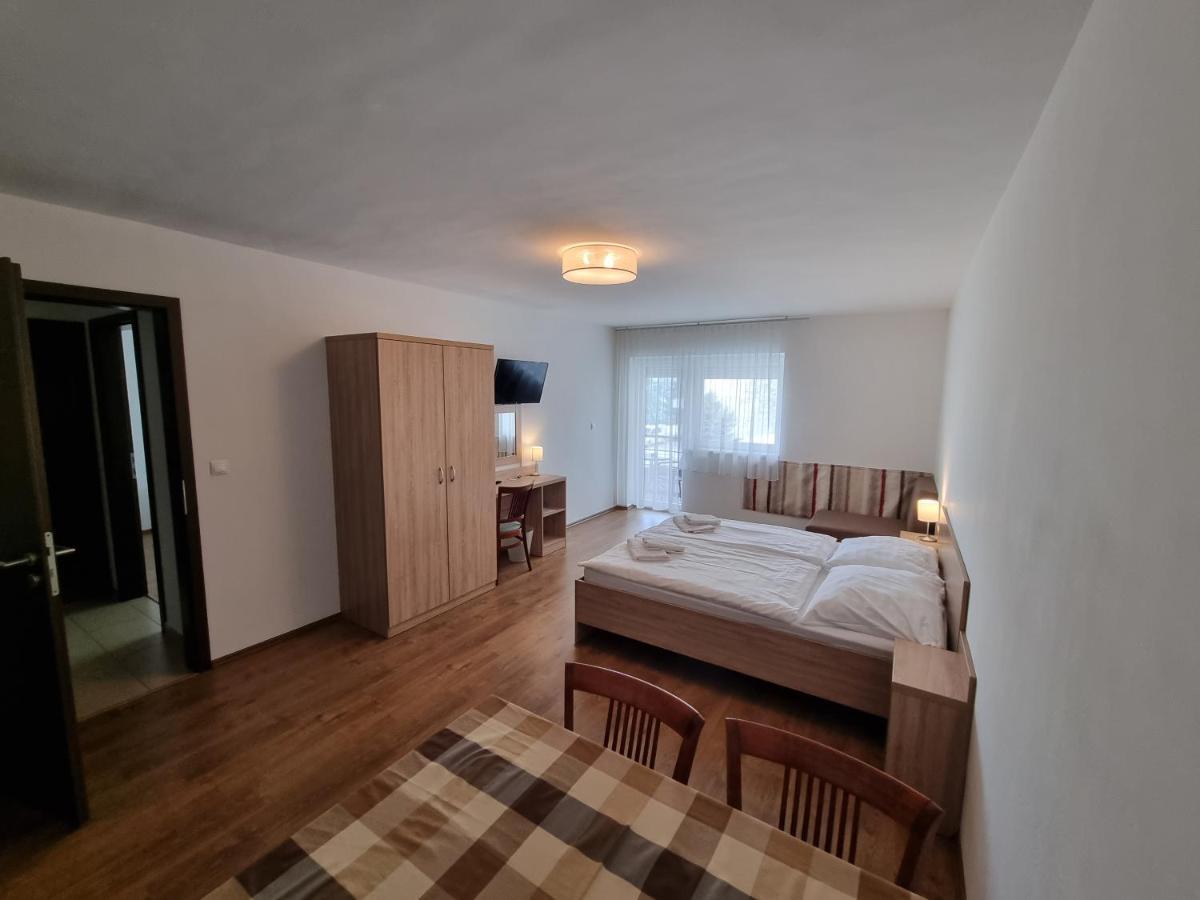 Ádám Apartmanház Siófok Exterior foto