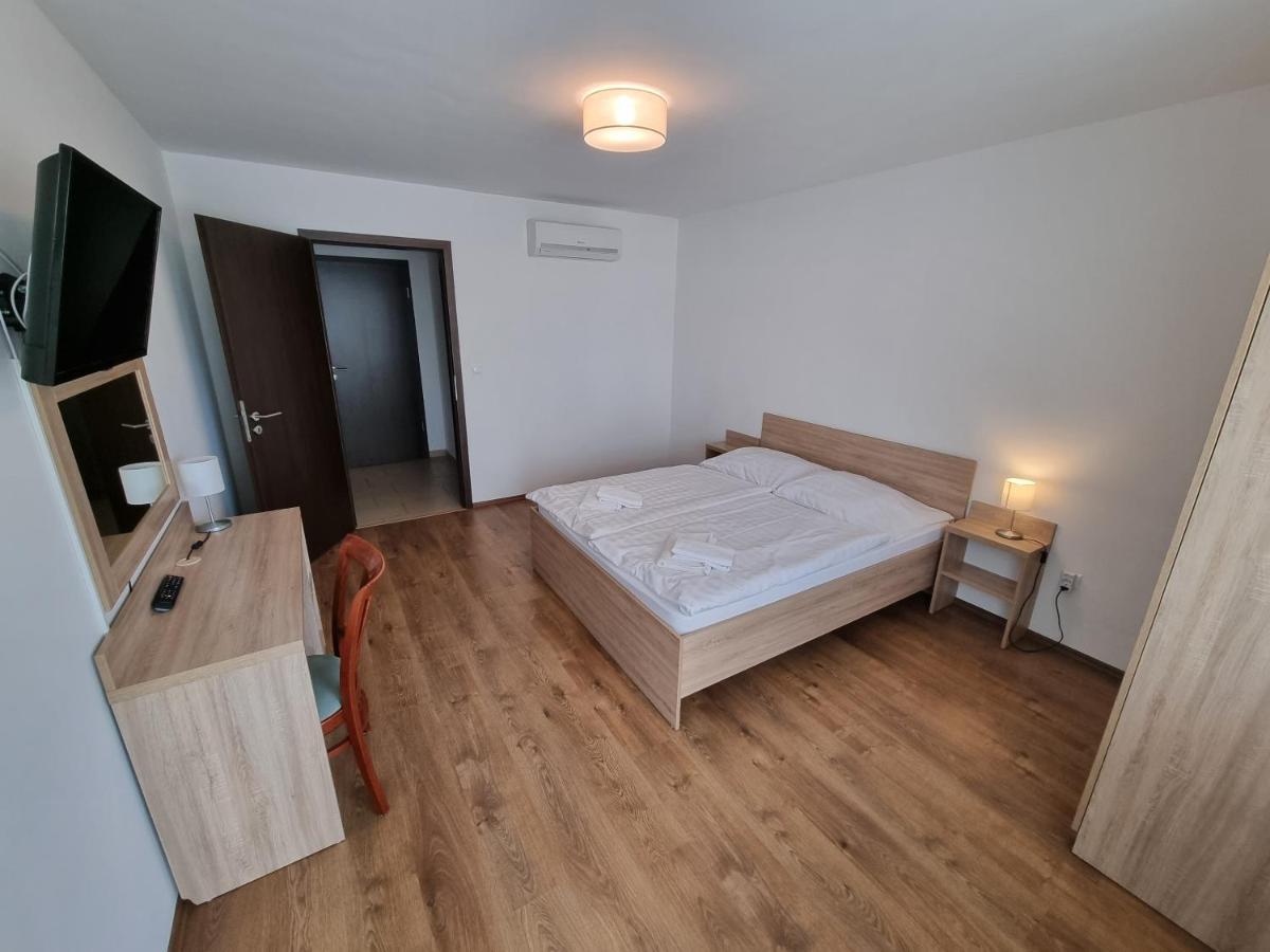 Ádám Apartmanház Siófok Exterior foto