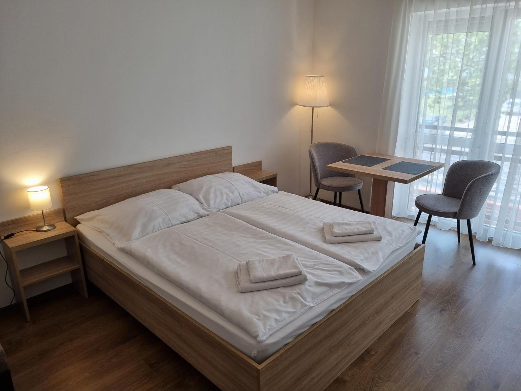 Ádám Apartmanház Siófok Quarto foto