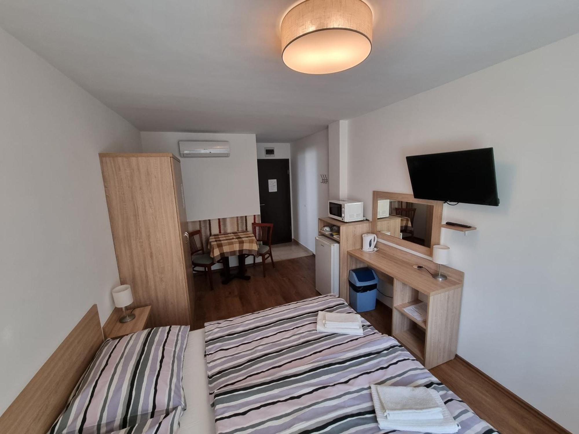 Ádám Apartmanház Siófok Quarto foto