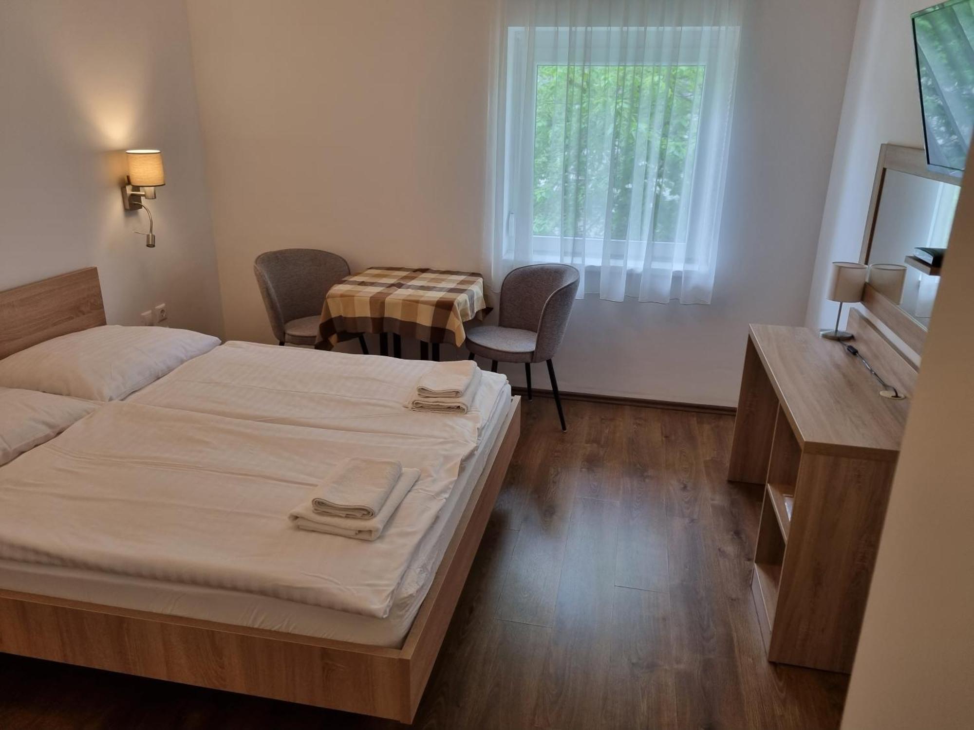 Ádám Apartmanház Siófok Quarto foto