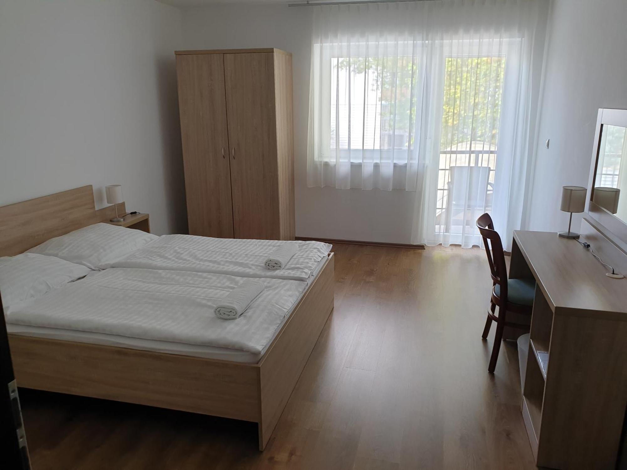 Ádám Apartmanház Siófok Quarto foto