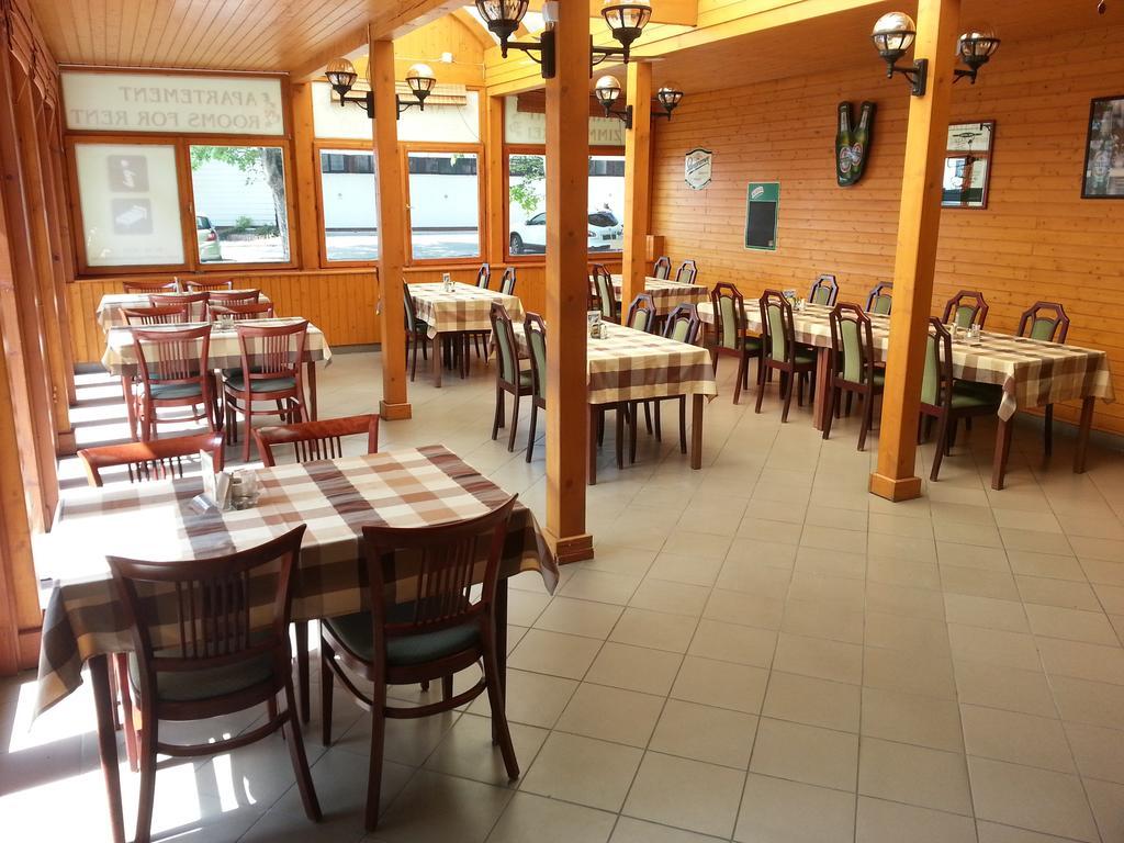 Ádám Apartmanház Siófok Exterior foto